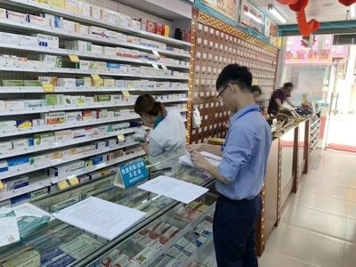 梁化開展藥店專項(xiàng)突擊檢查,發(fā)現(xiàn)部分藥店存在問題_藥品
