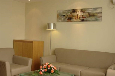 來威乳膠漆加盟指南 攜手高端涂裝材料，共創(chuàng)財(cái)富未來